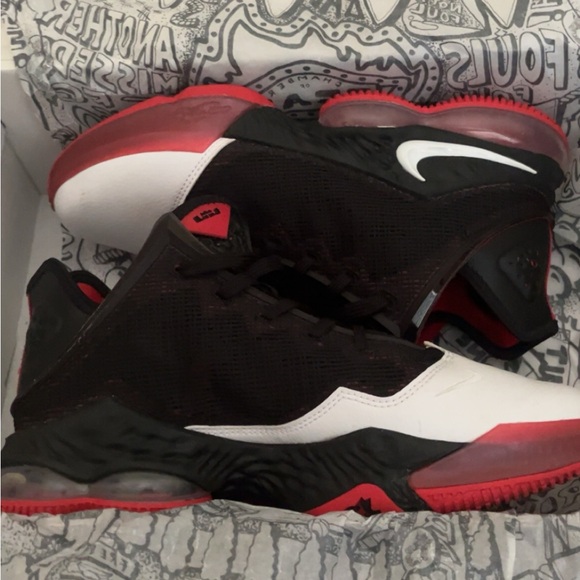Nike LeBron 19 Low brand new with box